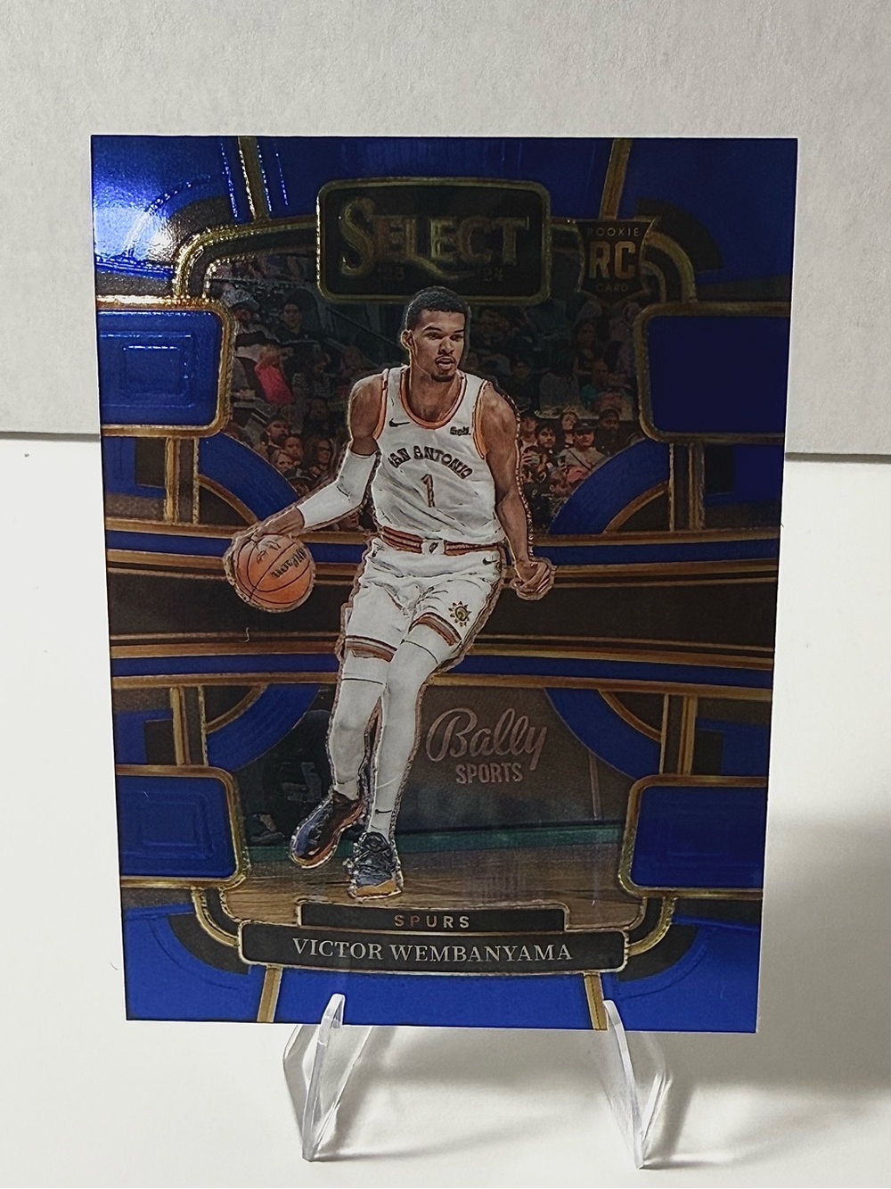 Panini Select Blue and Gold Victor Wembanyama Basketball Card